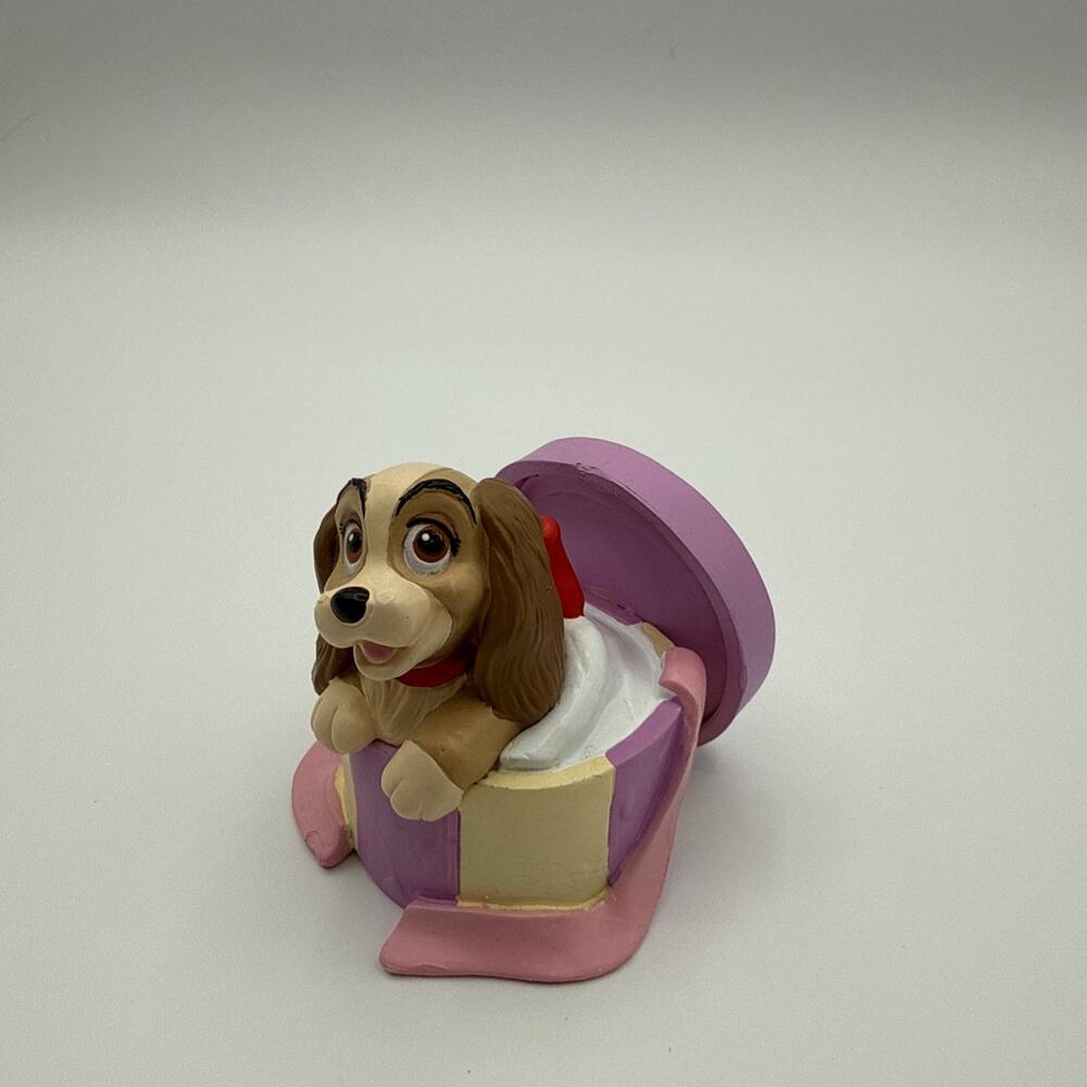 Disney Store Exclusive Lil Classics Lady & the Tramp LADY in Hatbox 2.5” Figure